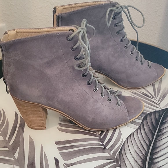 Catherine Malandrino Peep Toe Zip Bootie - Picture 2 of 4